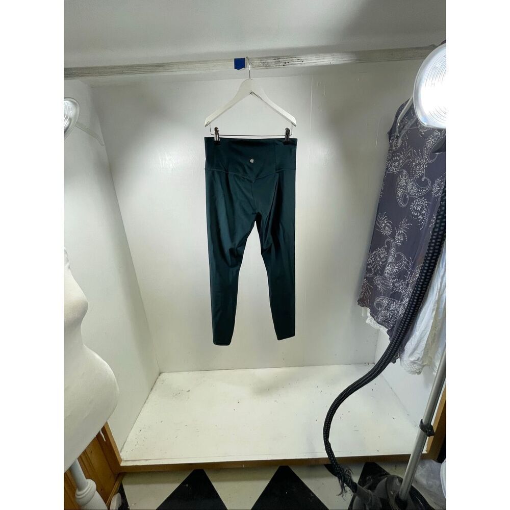 Athleta Elation Sheen Thigh Green Legging in the Cypress Green Size M - Picture 8 of 8